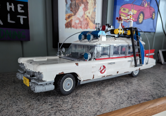 10274 Ghostbusters ECTO-1